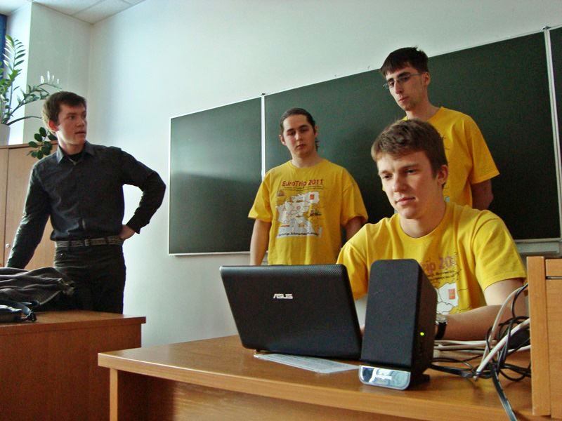 Poradnik autostopowy, czyli świat w studenckiej perspektywie