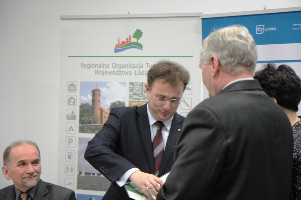 Wyniki badań ruchu turystycznego w Łodzi i woj. łódzkim 2011 oraz wręczenie medali PTTK